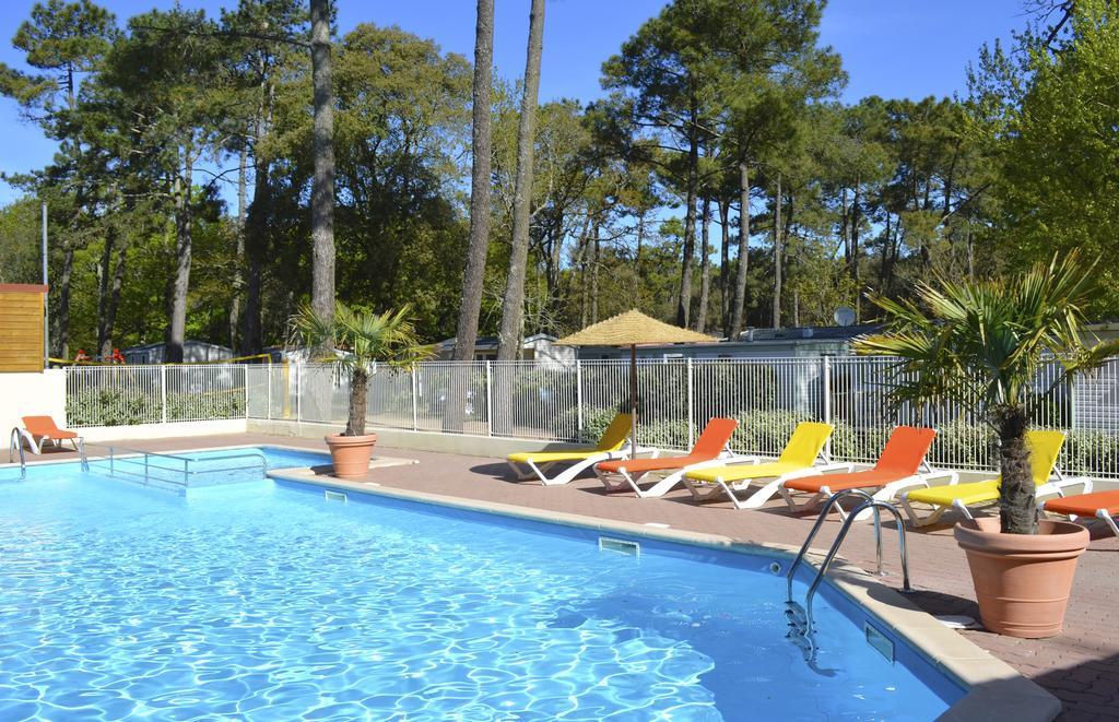 Camping Le Clos Des Pins Longeville-sur-Mer Buitenkant foto