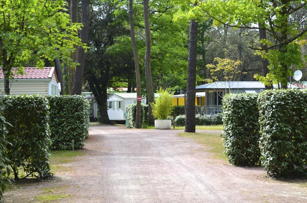 Camping Le Clos Des Pins Longeville-sur-Mer Buitenkant foto