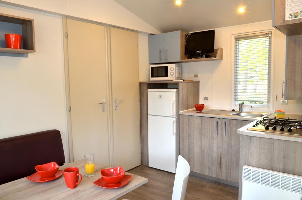 Camping Le Clos Des Pins Longeville-sur-Mer Buitenkant foto